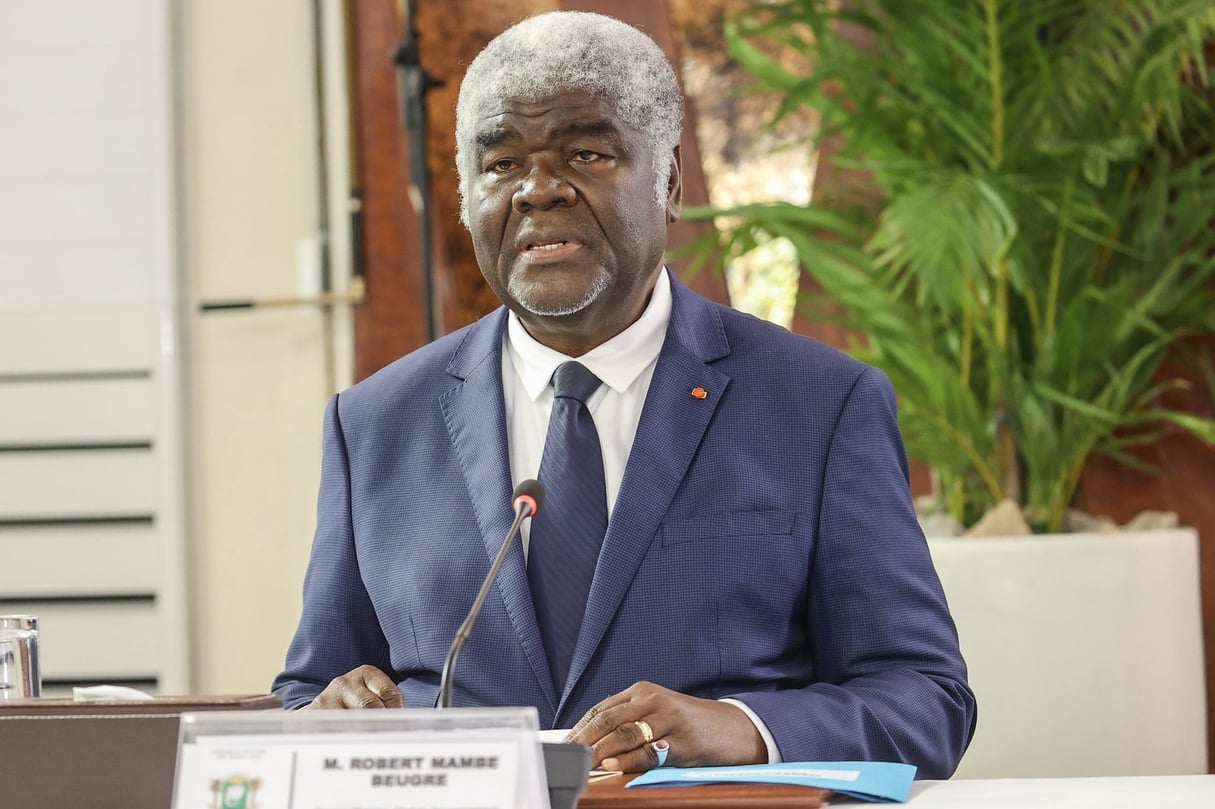 Ivorian Prime Minister Robert Beugré Mambé addressing officials on October 18, 2023.