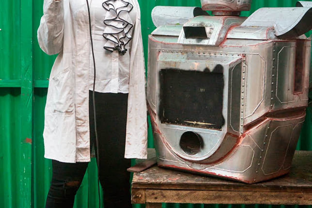 RDC : Thérèse Izay et son robot 100 % « made in Kin »