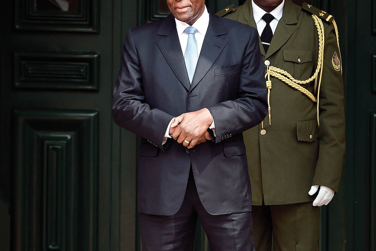 En juillet, à Luanda. Son extraordinaire longévité politique, c’est à l’or noir que le chef de l’État la doit. © ALAIN JOCARD/AFP