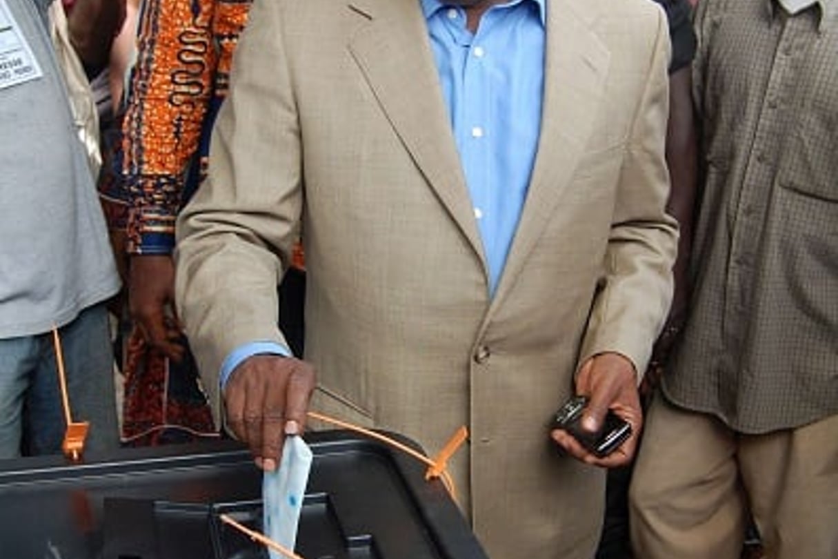 Sidya Touré, candidat à l’élection présidentielle de 2010 et leader du parti l’Union des forces républicaines, à Conakry, le 27 juin 2010. © Idrissa Soumare/AP/SIPA