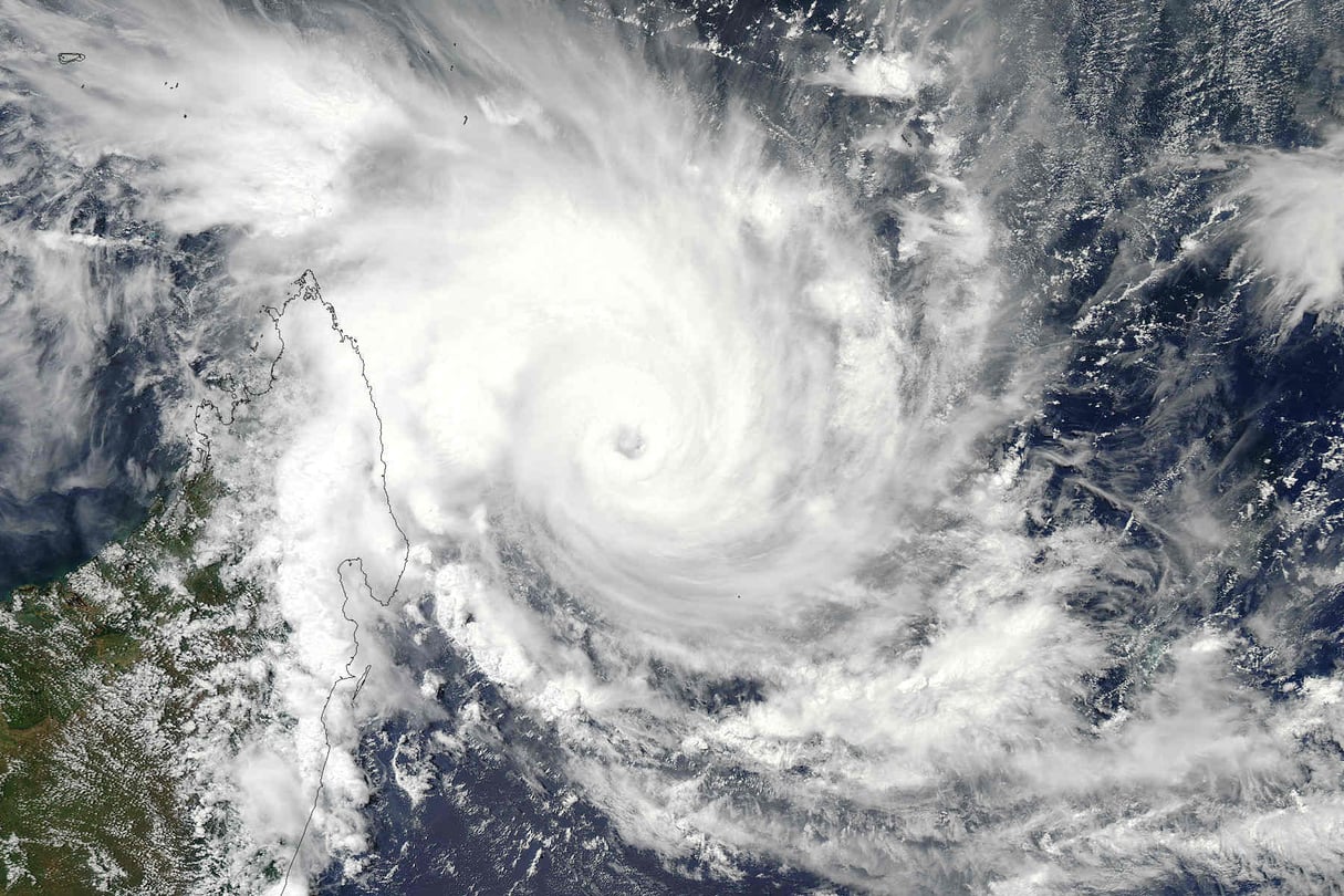Le cyclone Enawo en train d’approcher de Madagascar en mars 2017. © NASA Goddard MODIS Rapid Response Team/CC