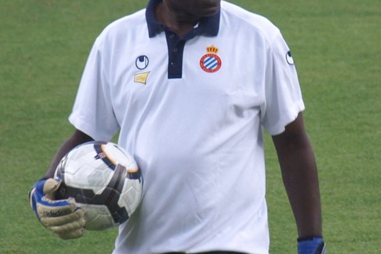 Thomas Nkono fait partie du staff technique de l’Espanyol depuis 14 ans. © Elemaki/CC/Wikimedia commons