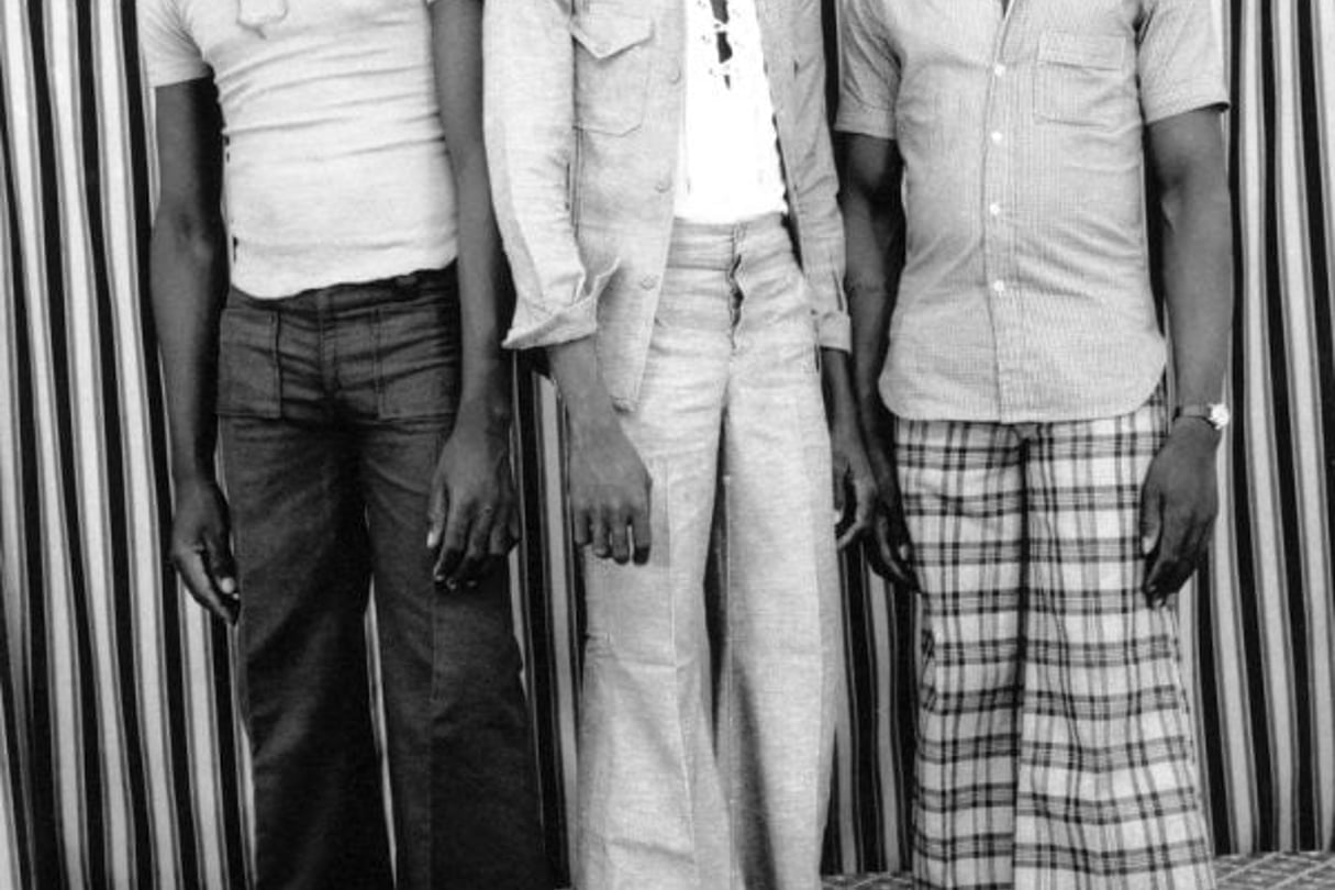 « Les apprentis fumeurs », 1976. © Malick Sidibé