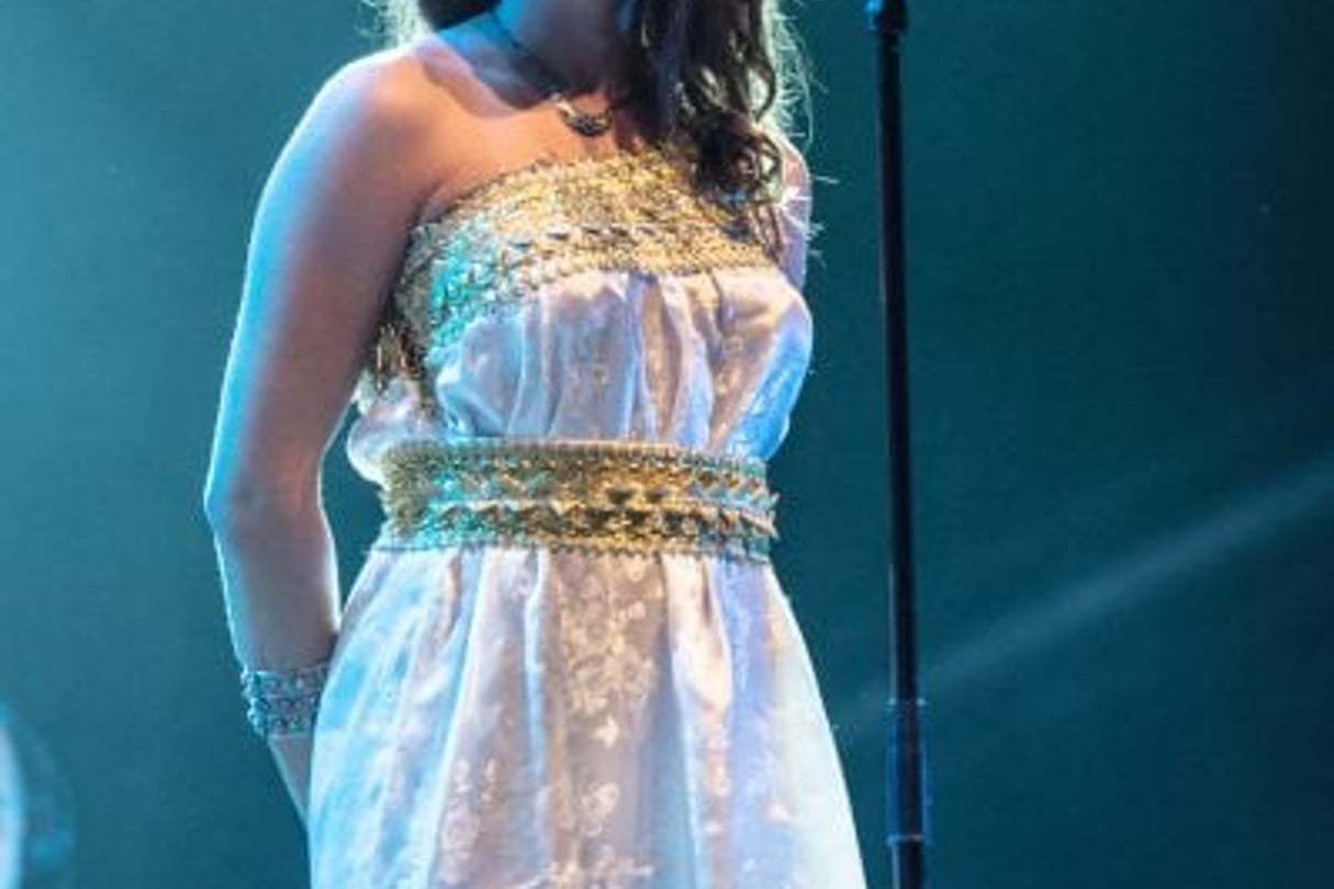 Tanina Cheriet en concert avec son père Idir, en France à L’Olympia en février 2013. © D. Wolff-Patrick/Getty