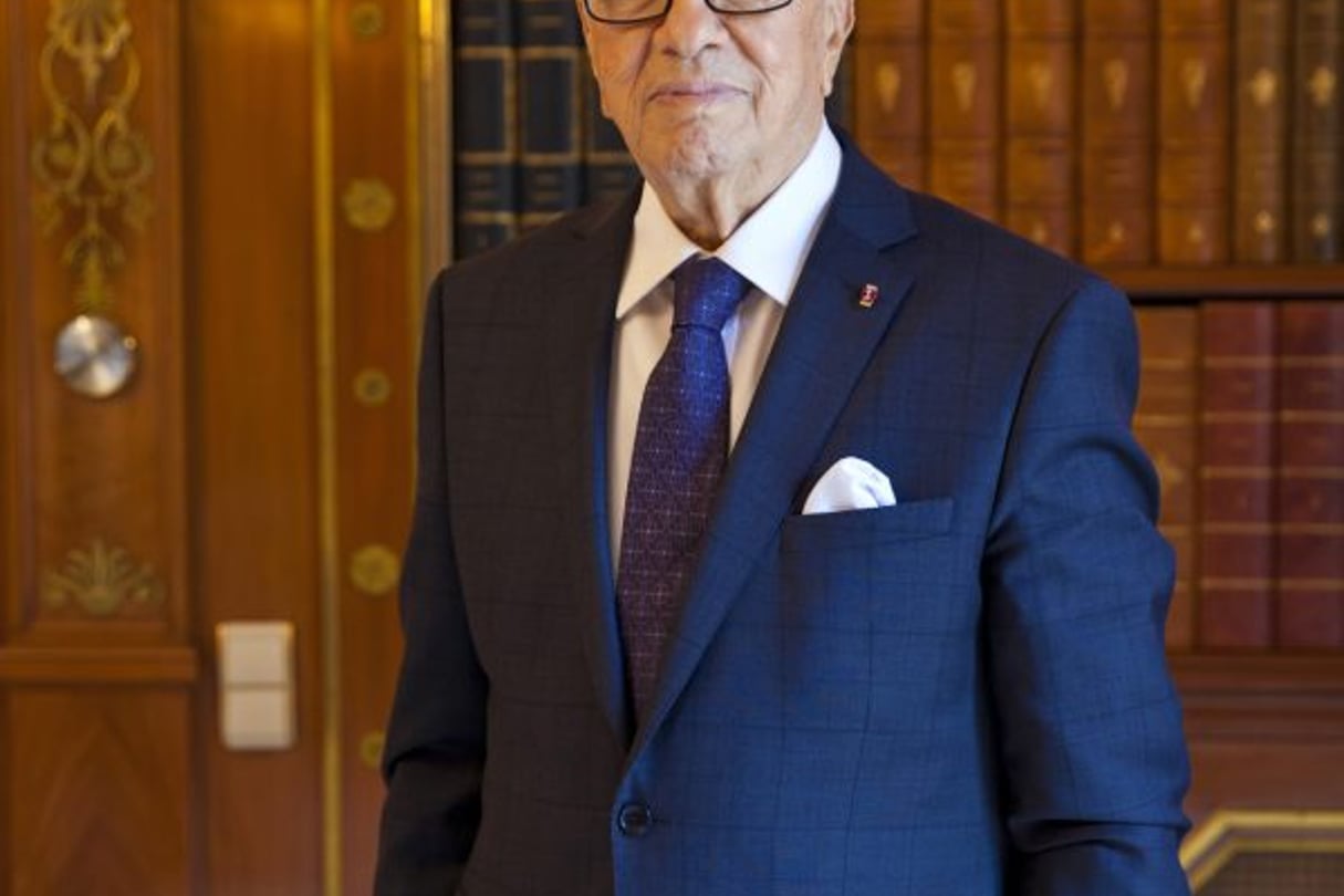 Beji Caid Essebsi, président de la République Tunisienne, dans son bureau au Palais de Carthage à Tunis le 24 mars 2015 © Ons Abid pour JA ; Hichem ; Nicolas Fauqué/Corbis via Getty Images