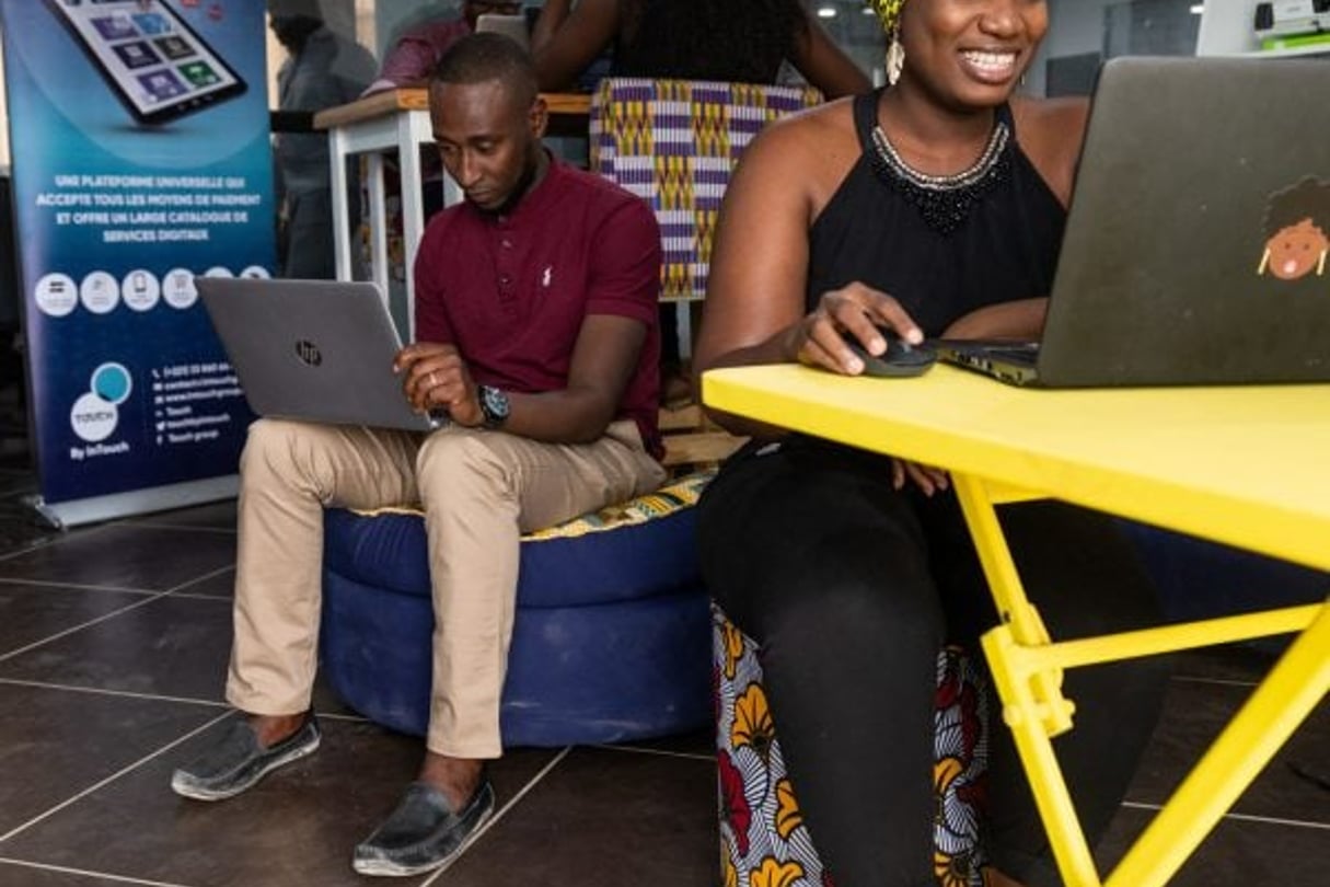Dans les bureaux de la start-up Touch,plateforme agregeant divers operateurs de paiement sur mobile © Youri Lenquette pour Jeune Afrique