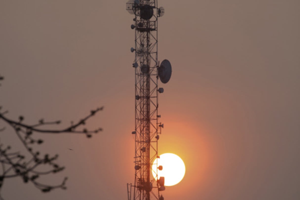 Antenne de télécomunication dans la ville de Brazzaville, 2012. © Antonin Borgeaud pour Les éditions du Jaguar