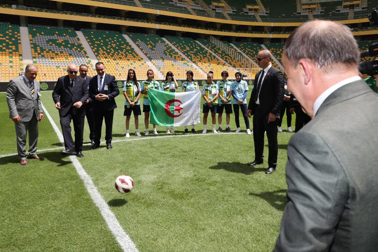 Abdelmadjid Tebboune inaugure le stade de la JSK à Tizi Ouzou, le 10 juillet 2024. Abdelmajid Tebboune, Tizi Ouzou, 10 juillet 2024
© Présidence de la République Algérienne