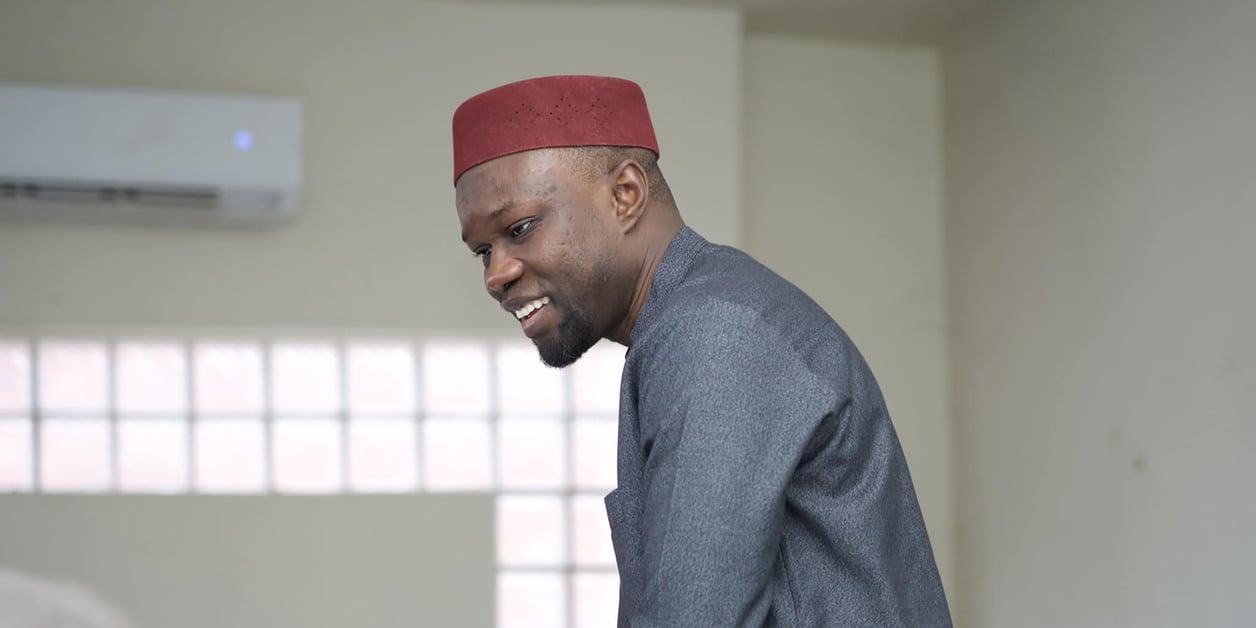 Ousmane Sonko investi pour la présidentielle au Sénégal