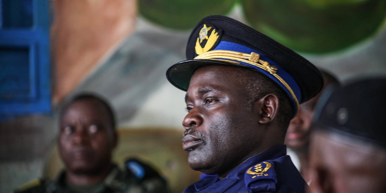 Le général John Numbi alors qu’il était chef de la police de Kinshasa, en juin 2011. © Les Films de la Passerelle / Thierry Michel
