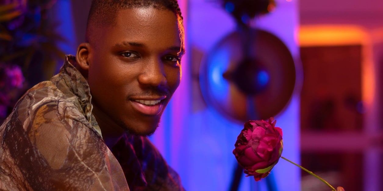 Axel Merryl, l’humoriste béninois, devient chanteur