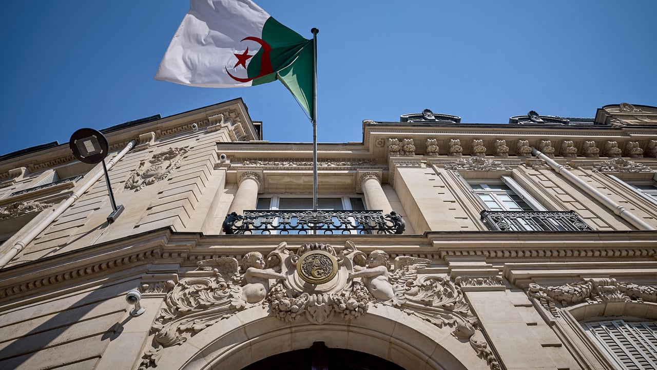 France-Algérie : un rapport parlementaire propose la dénonciation de l’accord de 1968