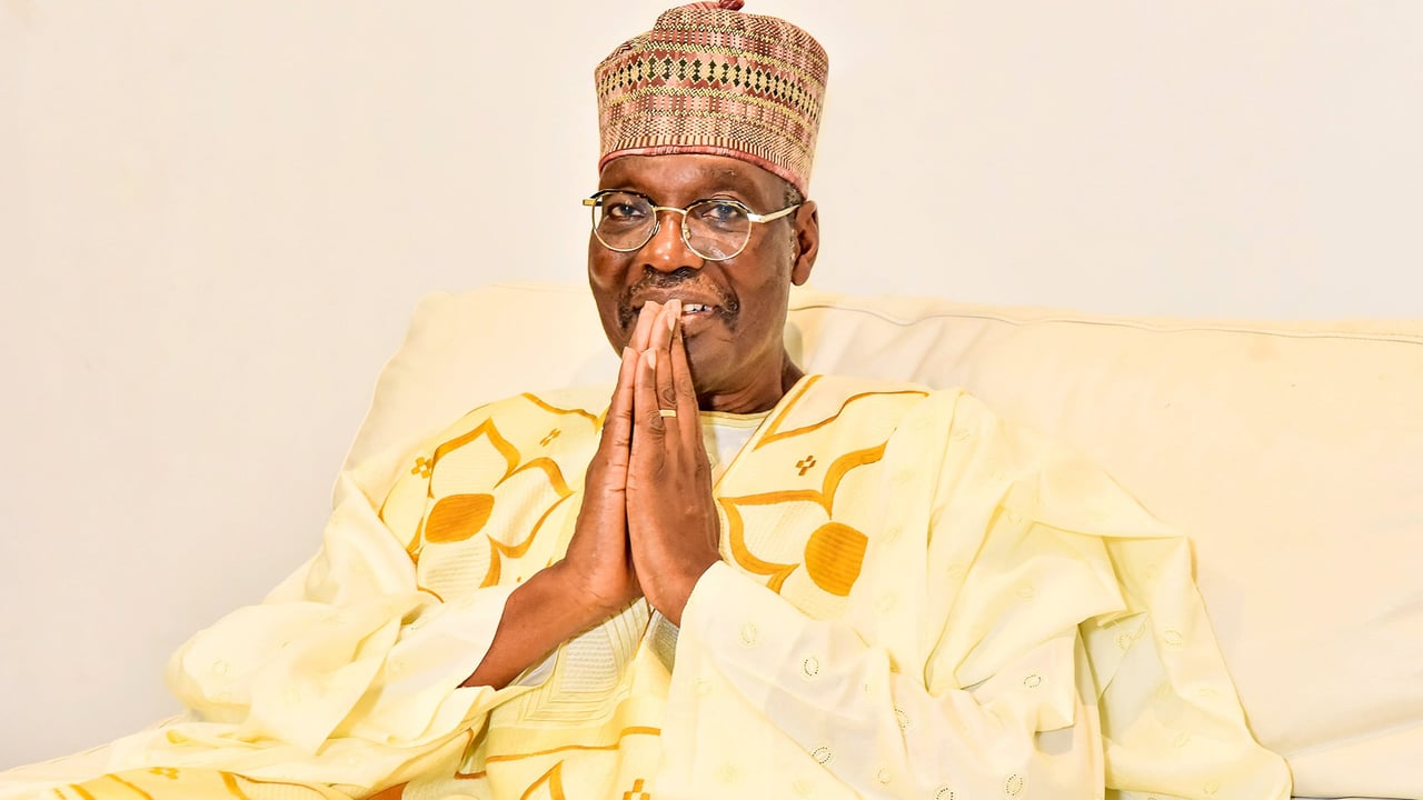 Cameroun : ce que l’on sait de la plainte d’Issa Tchiroma Bakary contre Paul Biya
