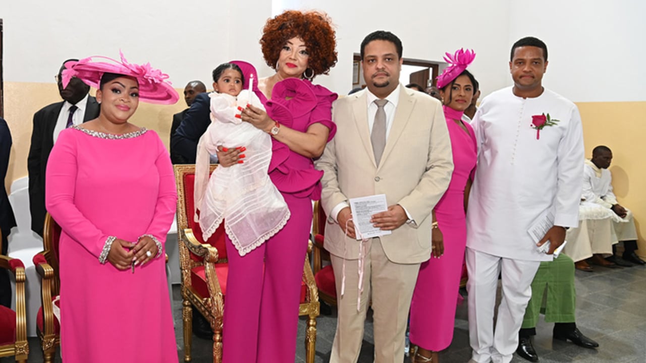 « Madame la présidente » : au Cameroun, où s’arrête le pouvoir de Chantal Biya ?