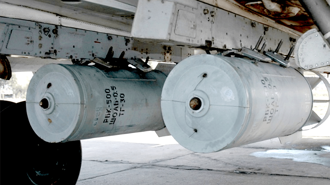 Frappes au Mali : les preuves visuelles de l’utilisation d’armes à sous-munitions russes