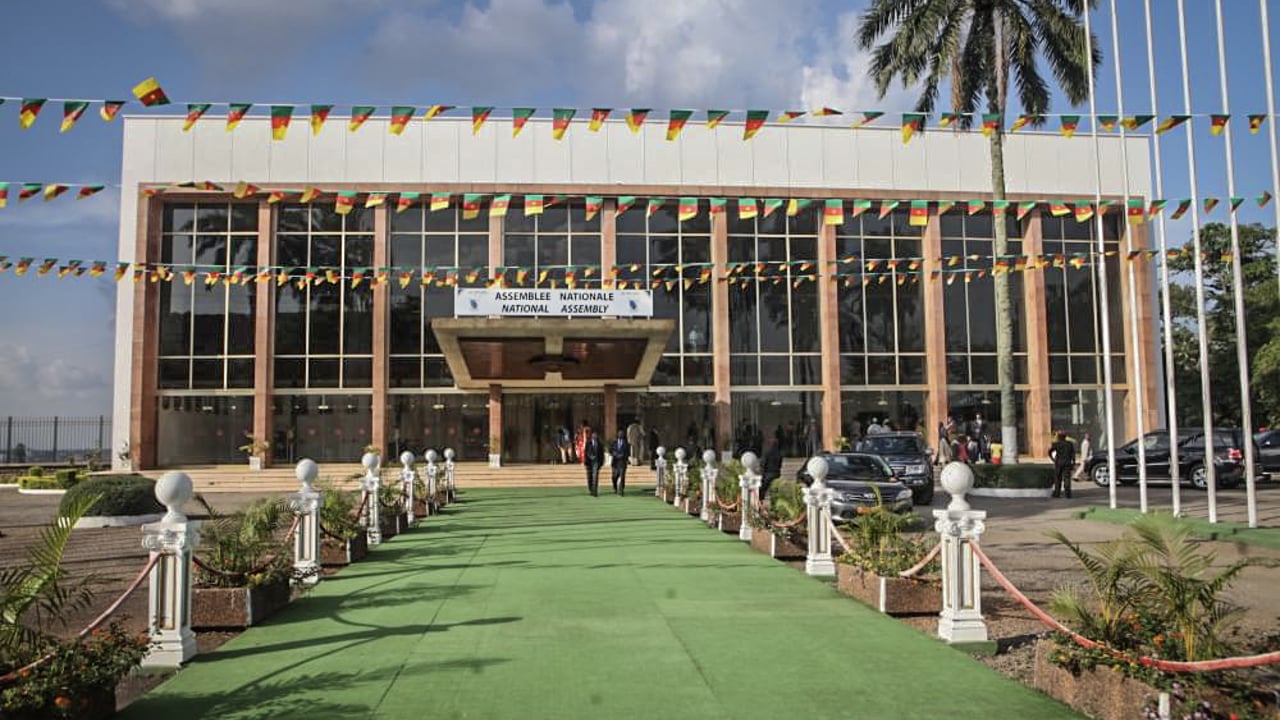 Au Cameroun, pourquoi Paul Biya a repoussé le début de la session ...