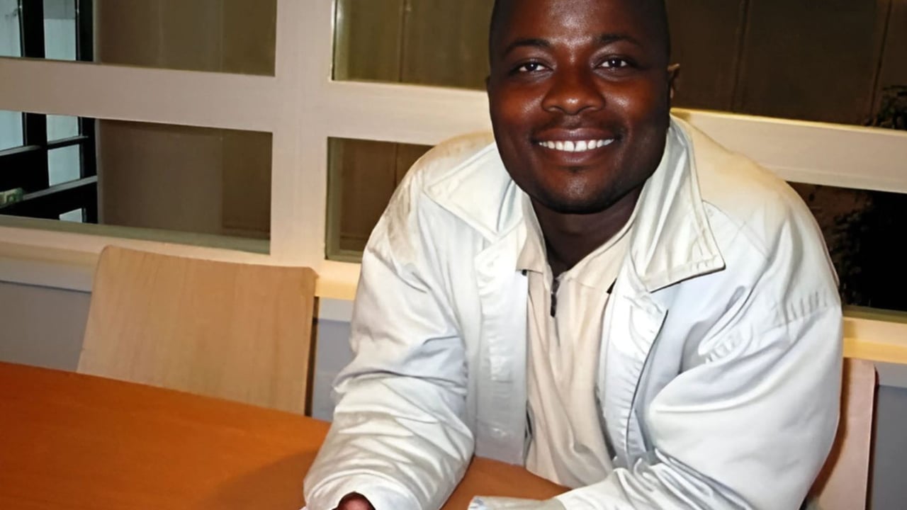 Au Cameroun, Nyemb Popoli, le caricaturiste qui fait rire ses lecteurs… un peu moins Paul Biya