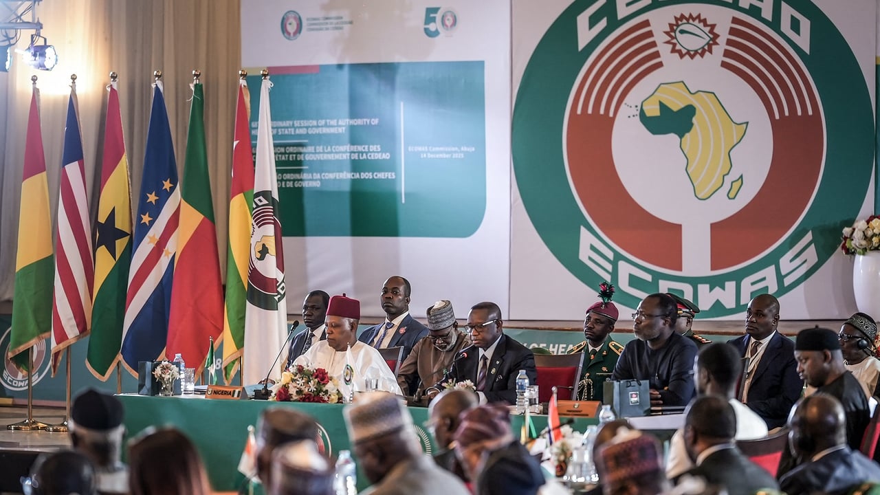 Comment la « guerre froide » entre la Cedeao et l’AES favorise l’expansion jihadiste