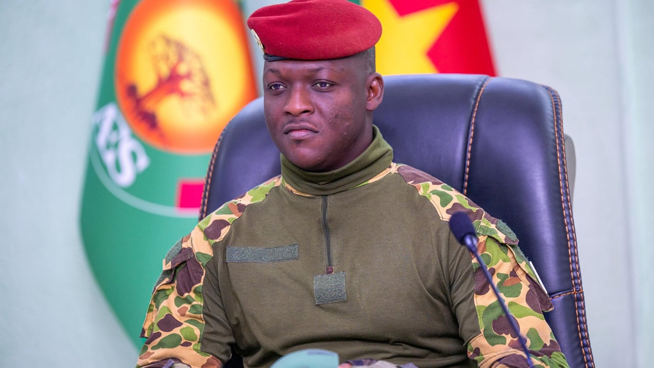 Burkina Faso : ce que l’on sait de la tentative de déstabilisation évoquée par des soutiens d’Ibrahim Traoré