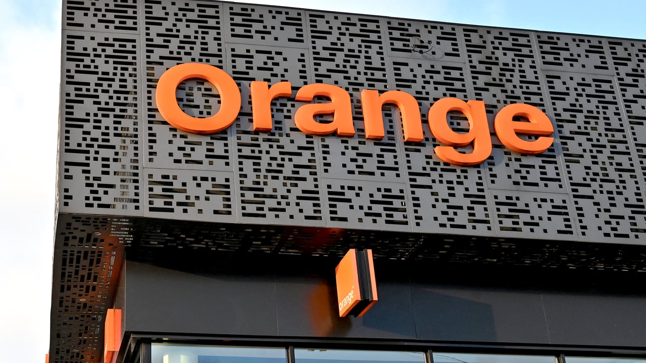 Face à Starlink en Afrique, Orange peaufine sa contre-offensive sur le satellite
