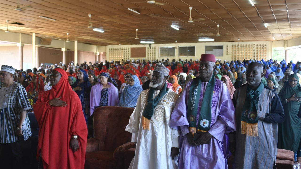 De Niamey à Ouagadougou, comment l’appel du Parlement européen à libérer Mohamed Bazoum ravive le sentiment anti-occidental