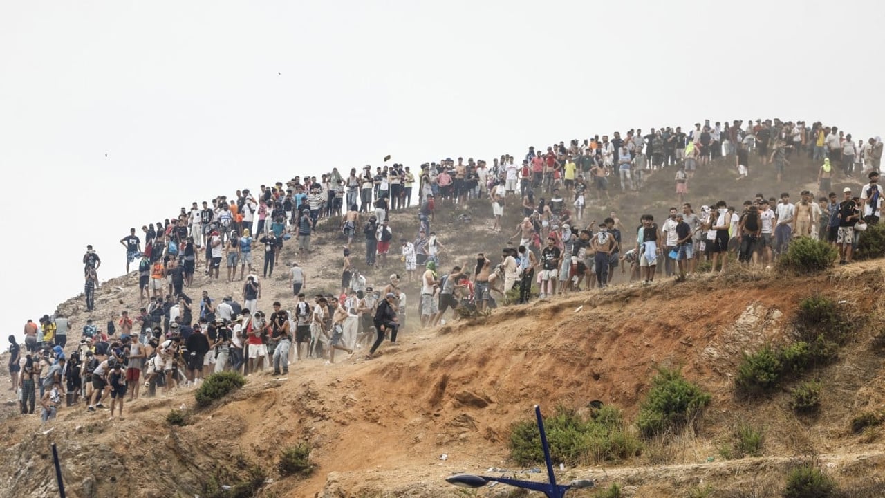 Afflux de migrants à Ceuta : l’Espagne réclame une réunion européenne d’urgence