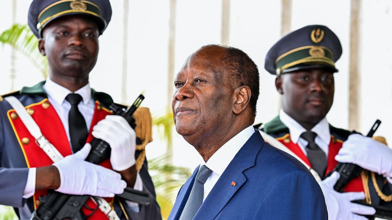 Ouattara candidat, Sonko et le souverainisme économique, présidentielle au Cameroun, Maroc-Algérie et putsch raté en RDC : les 5 infos qu’il ne fallait pas rater