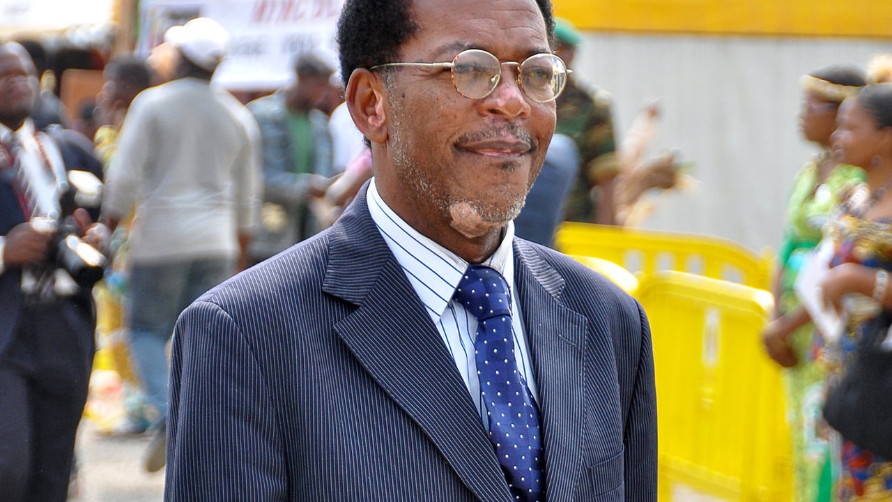 Cameroun Jean Nkuete Une Vie Dans L ombre De Biya cameroun-jean-nkuete-une-vie-dans-l-ombre-de-biya
