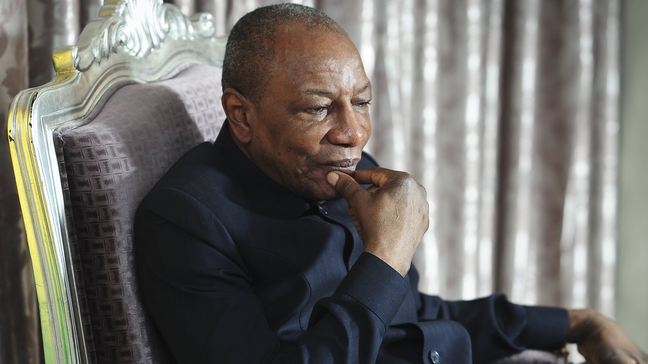 Guinée : Alpha Condé, quatre ans de solitude