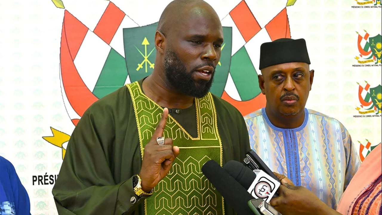 L’arrestation de Kemi Seba, le pape au Cameroun, la bataille des aéroports… Les 5 infos qu’il ne fallait pas manquer