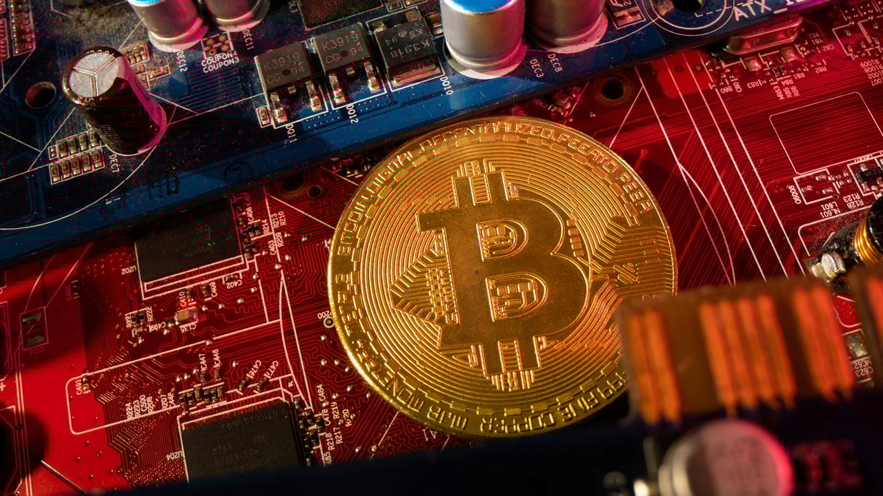 Les avantages potentiels en termes de revenus et d’infrastructure numérique du boom du minage de bitcoin sont rapidement compromis par les demandes des mineurs pour une électricité à prix bas.