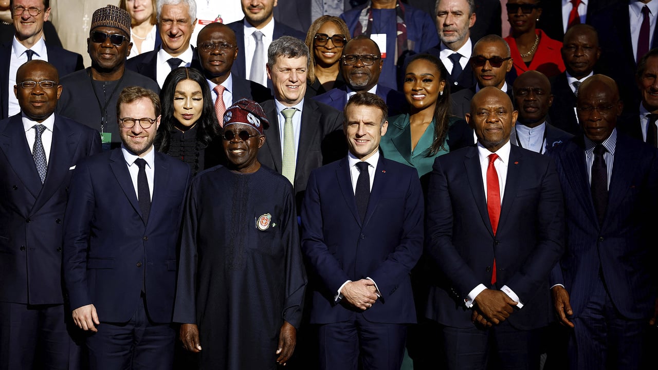 Investissements, commerce, « pré carré »... Comment la France résiste en Afrique