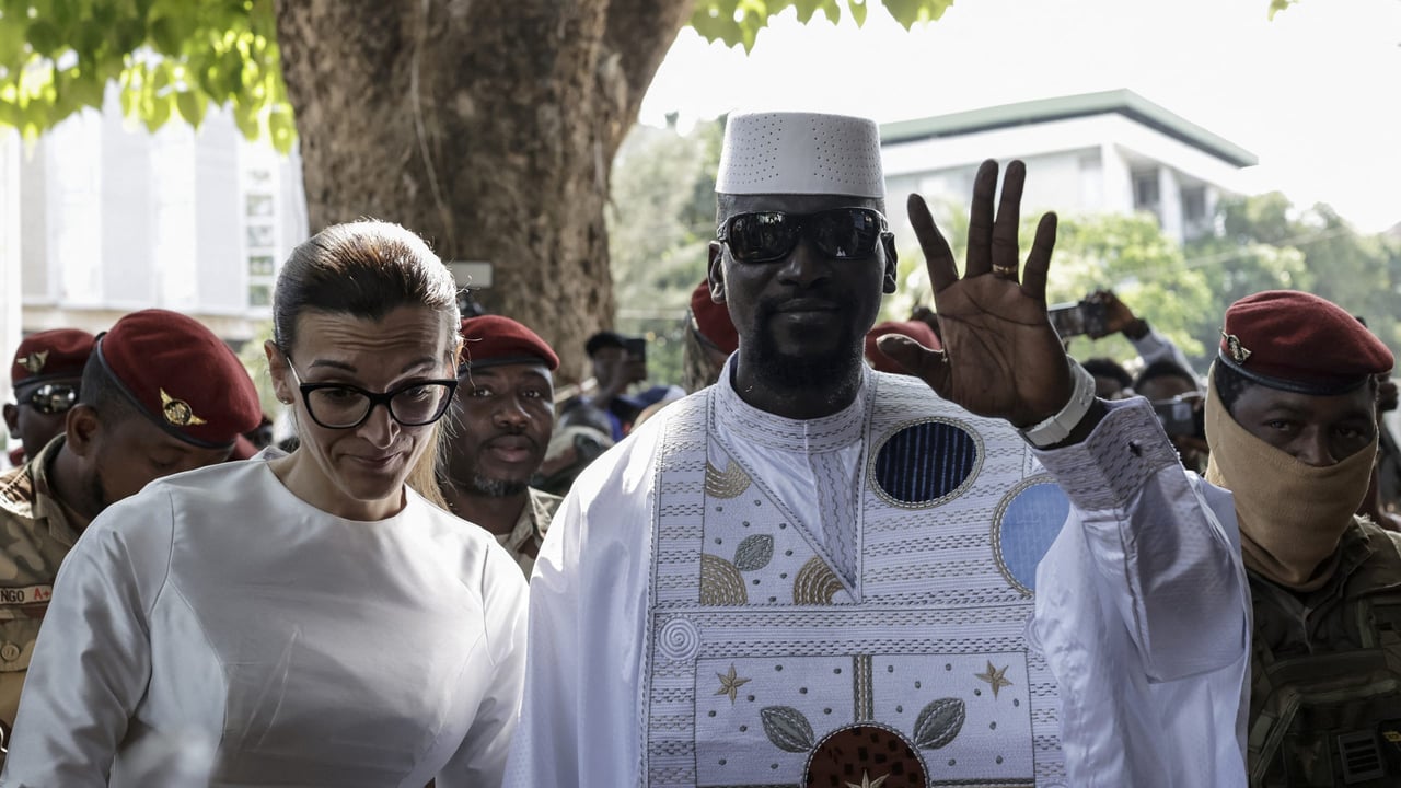 Présidentielle en Guinée : après la validation de sa victoire par la Cour suprême, Doumbouya appelle « à bâtir un pays de souveraineté »