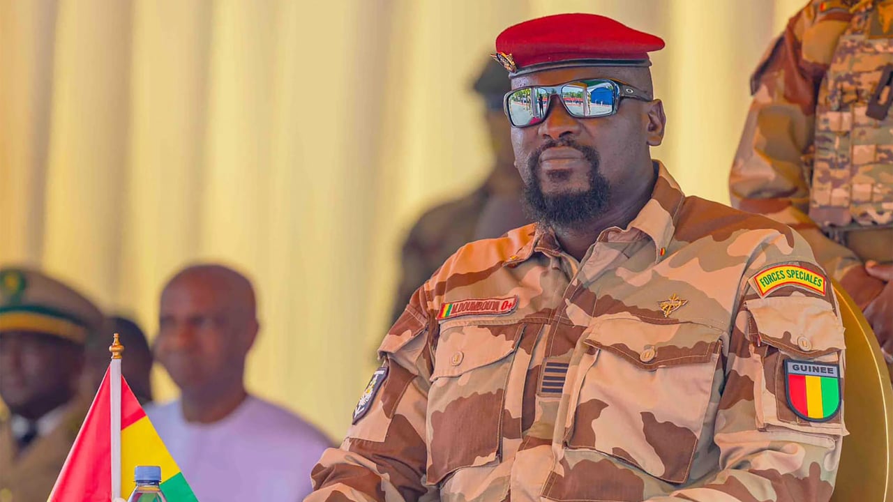 Mamadi Doumbouya limoge le DG d’Électricité de Guinée après des coupures répétées