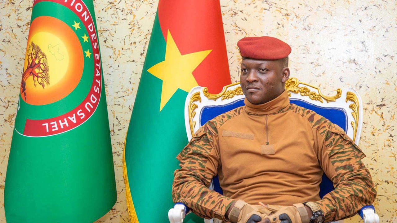 Côte d’Ivoire-Burkina Faso : Ibrahim Traoré accuse six fonctionnaires ivoiriens d’« espionnage »