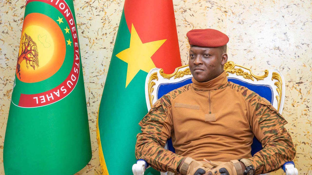 Au Burkina Faso, Ibrahim Traoré dissout les ONG après avoir supprimé les partis politiques