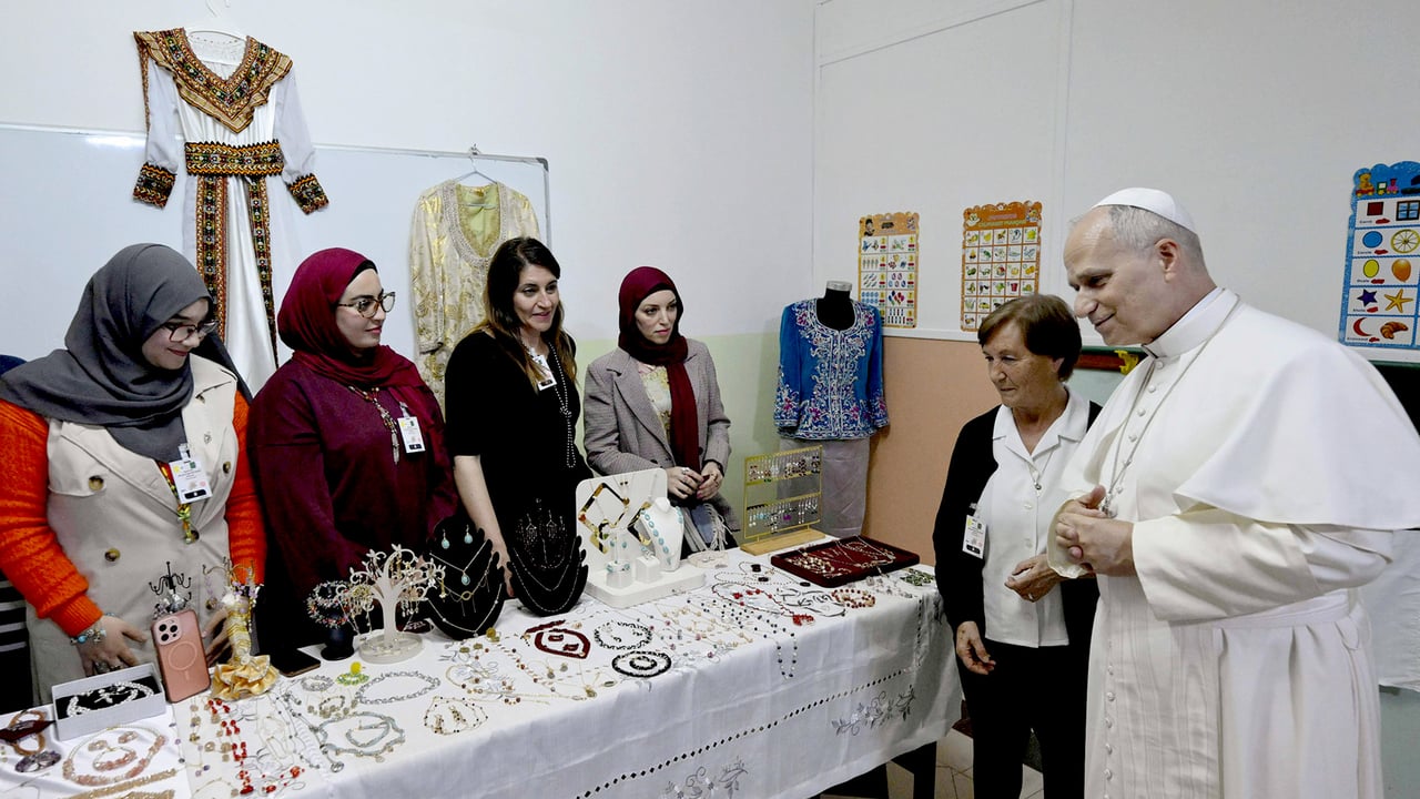 De Notre-Dame d’Afrique à Bab El oued, le premier jour de Léon XIV en Algérie