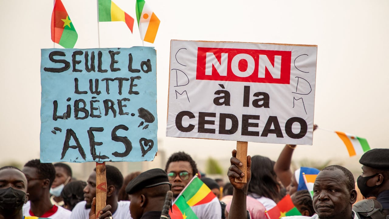 Mali, Burkina Faso et Niger finalisent l'Alliance des États du Sahel - Jeune  Afrique