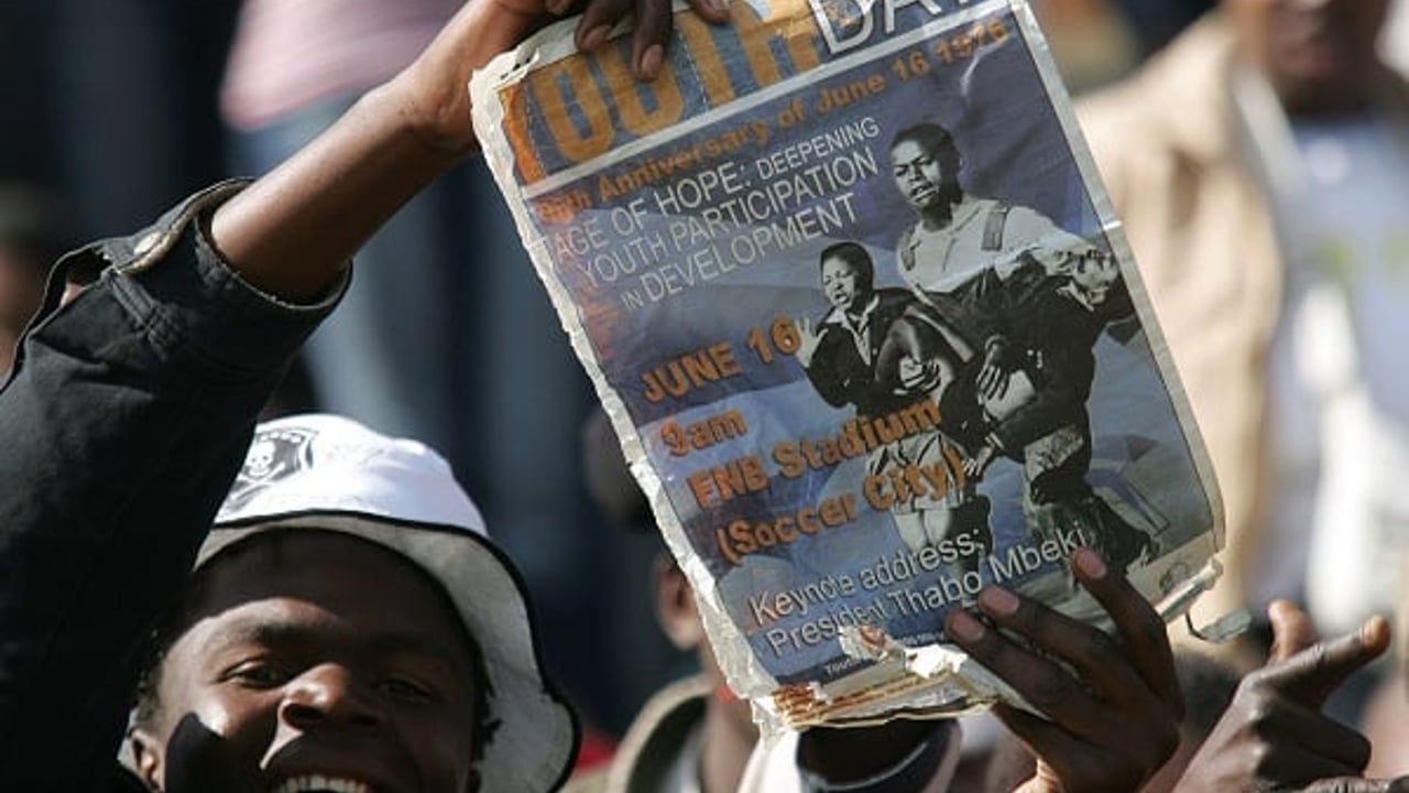 Émeutes de Soweto : il y a 50 ans, ces jours qui ébranlèrent l’apartheid sud-africain