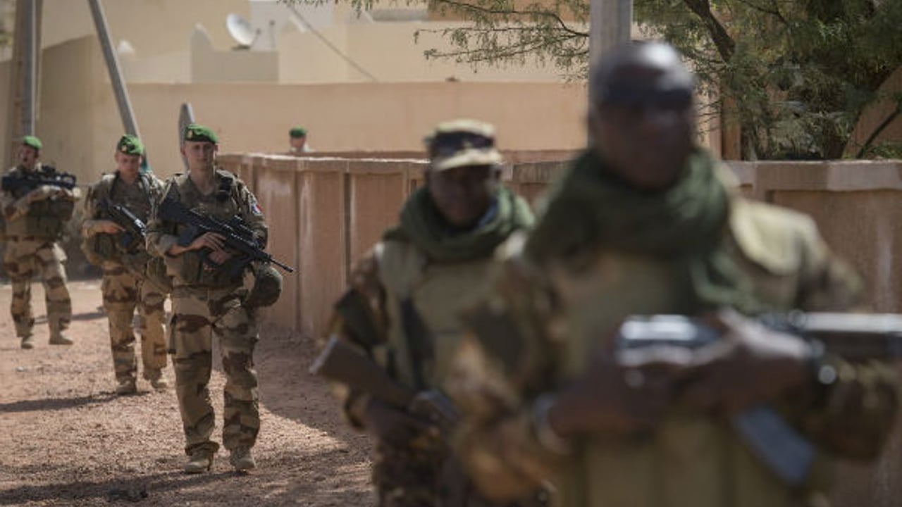 Mali Deux Soldats Français Tués Et Un Blessé Dans Lexplosion Dune Mine Près De Gao Jeune 7355