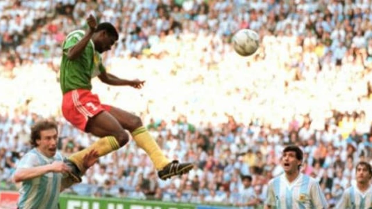 Mundial 1990: el Camerún de Omam-Biyik venció a la Argentina de Diego Maradona (1-0)