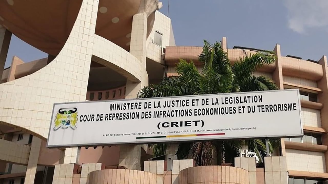 Au Bénin, un journaliste condamné à cinq ans de prison ferme pour « apologie » de coup d’État
