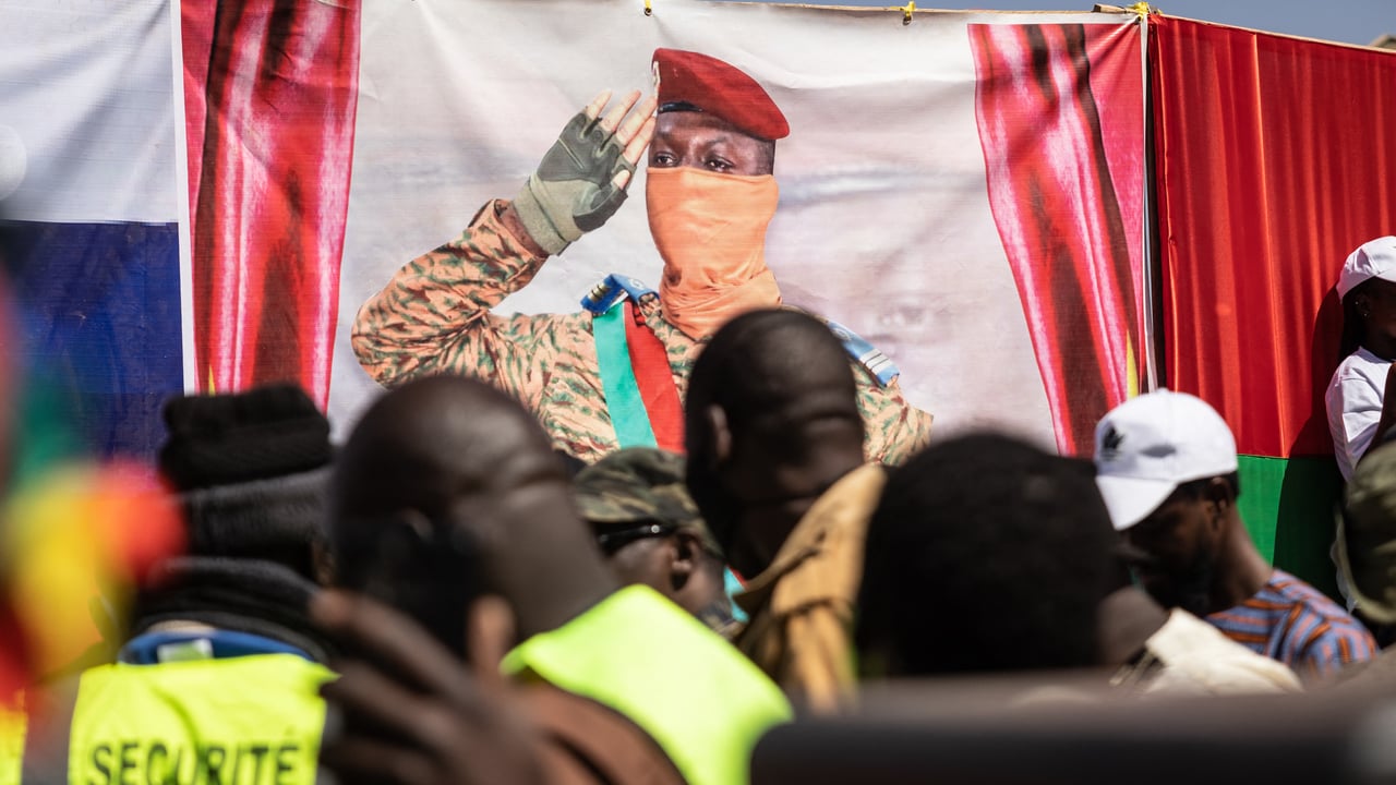 Burkina Faso : un journaliste suspendu par le Conseil supérieur de la ...