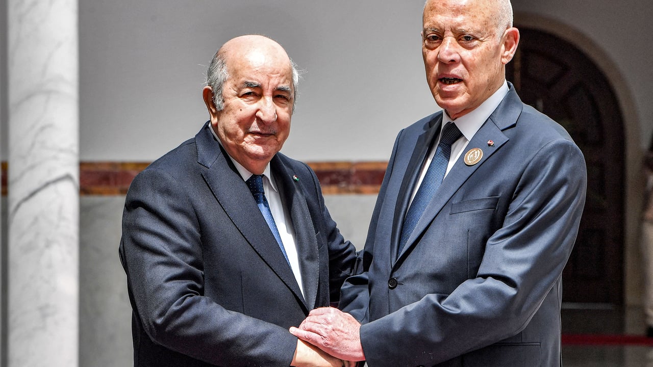 Alger annonce un accord de coopération militaire avec la Tunisie… qui ne commente pas