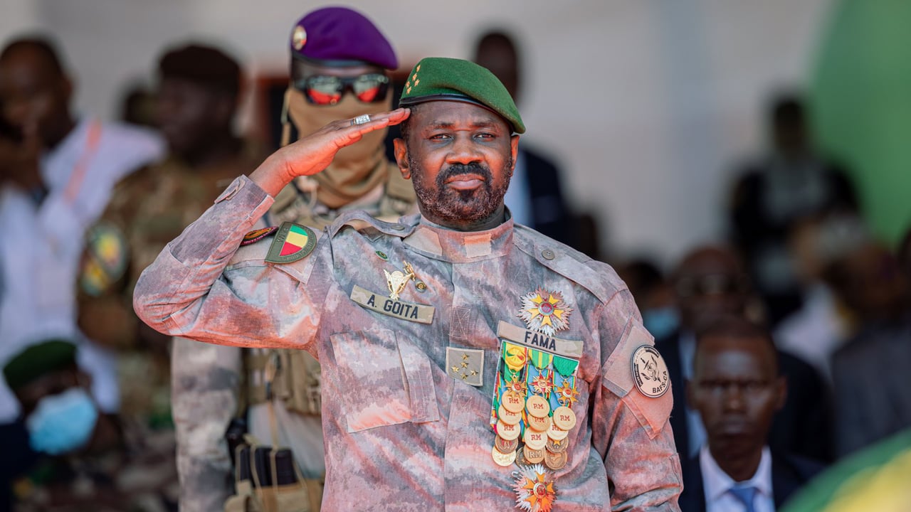 Au Mali, Assimi Goïta radie plusieurs officiers accusés de tentative de coup d’État
