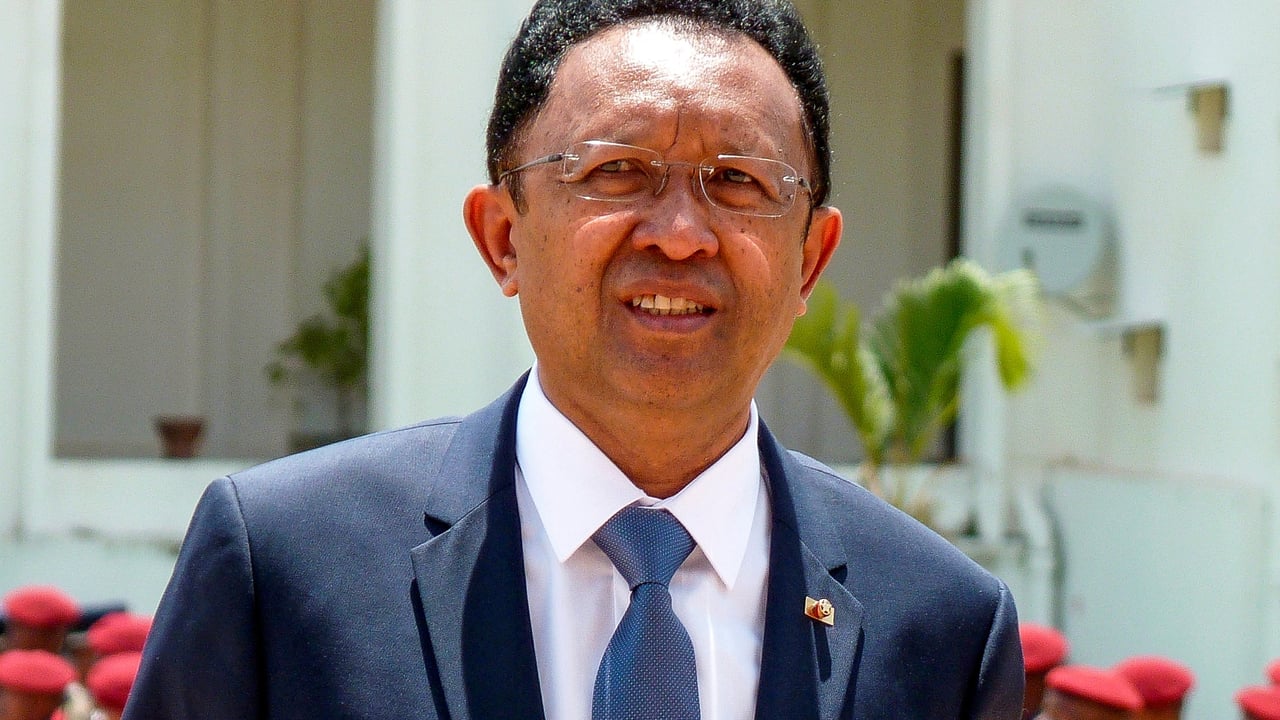 De retour à Madagascar, Hery Rajaonarimampianina cherche à se faire une place au sommet