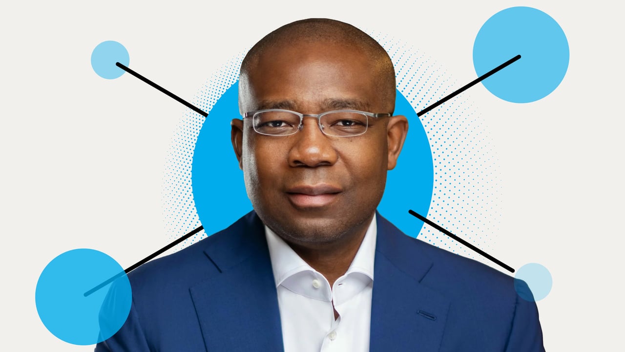 Dangote, Obasanjo, Macron… La galaxie très VIP d’Aigboje Aig-Imoukhuede, président d’Access Holdings