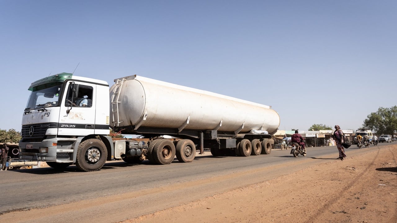 Crise du carburant au Mali : plus d’une centaine de jihadistes présumés libérés contre le passage des convois