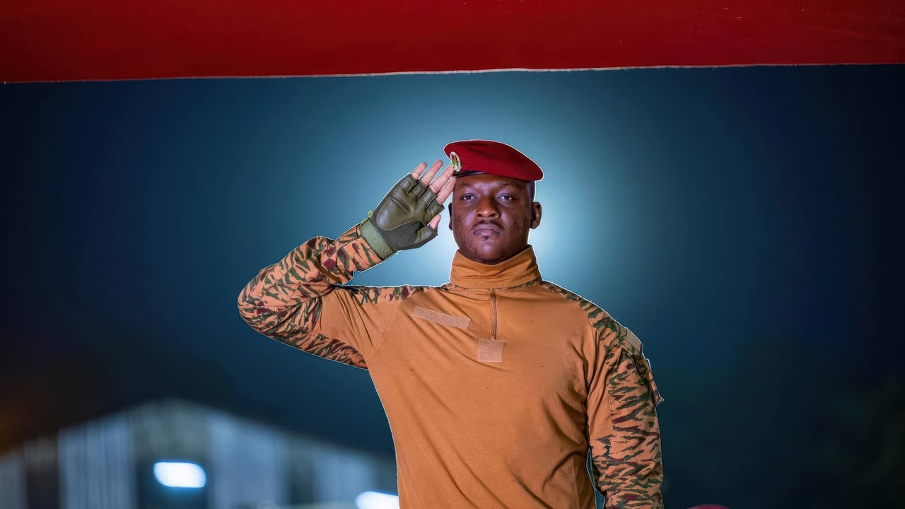 La fabrique d’une icône : comment Ibrahim Traoré veut imprimer sa marque à la tête de l’AES