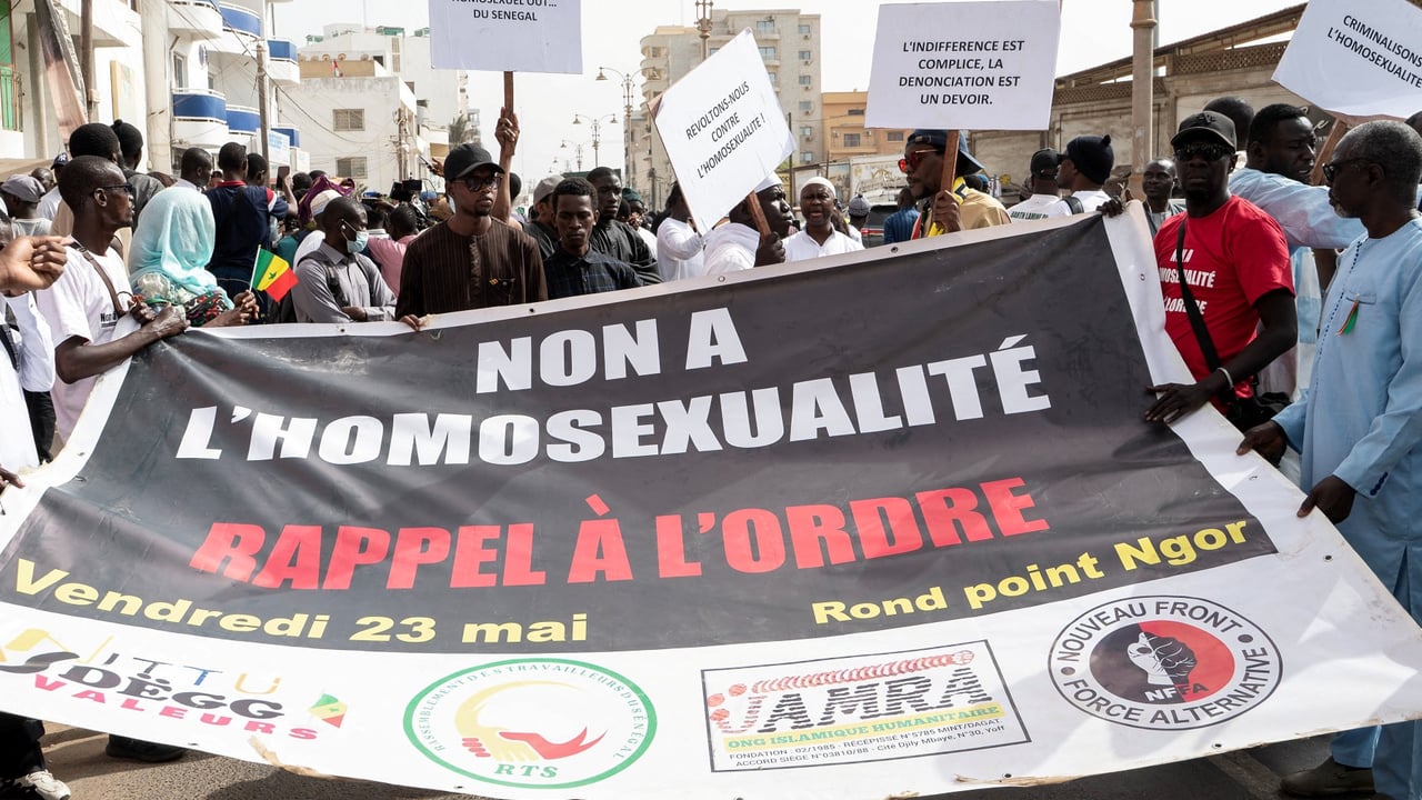 Pourquoi le durcissement de la loi sur l’homosexualité au Sénégal n’a suscité que peu de réactions internationales